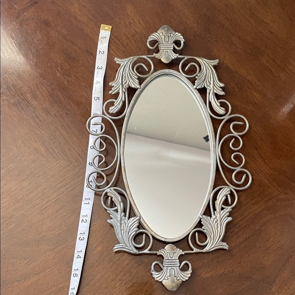 VINTAGE Home Interiors Ornate Silver Wall Mirror - Picture 4 of 4